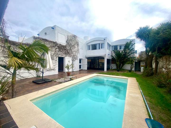 Casa en venta en 2 de Febrero (Calle 10), Punta Del Este