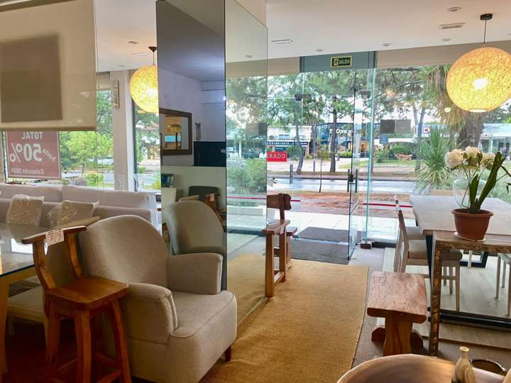 Comercial / Tienda en venta en Avenida Italia, Punta Del Este