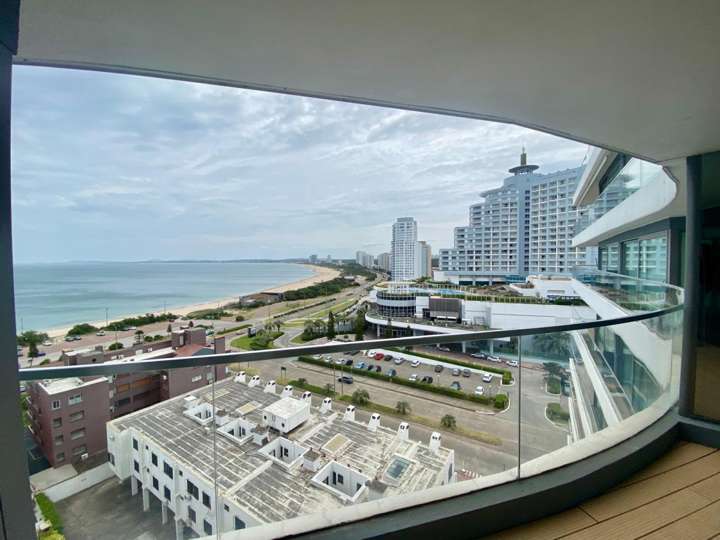 Apartamento en venta en Avenida Chiverta, Punta Del Este