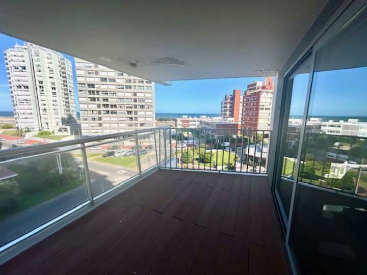 Apartamento en venta en Amazonas, Punta Del Este