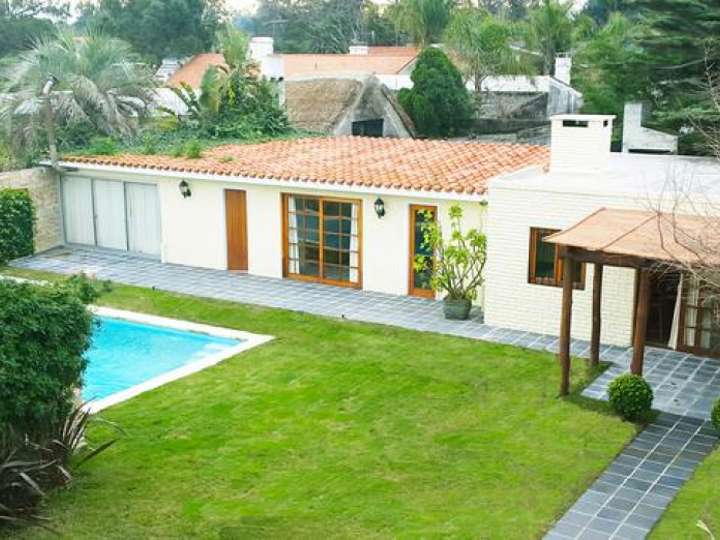 Casa en venta en Avenida Antonio Camacho, Maldonado