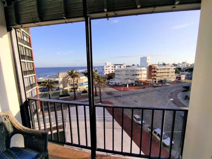 Apartamento en venta en Obenque (Calle 15), Punta Del Este