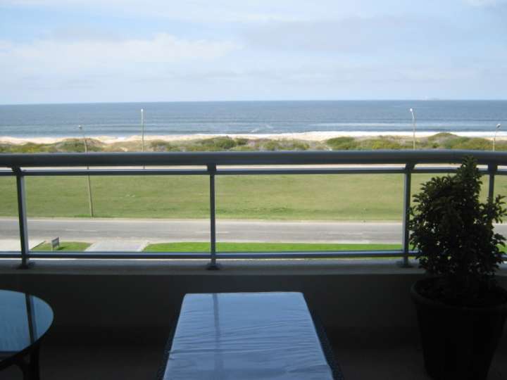 Apartamento en venta en Rambla Lorenzo Batlle Pacheco, Punta Del Este