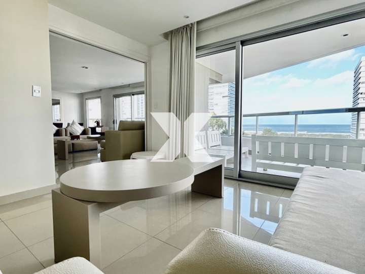 Apartamento en venta en Biarritz, Punta Del Este