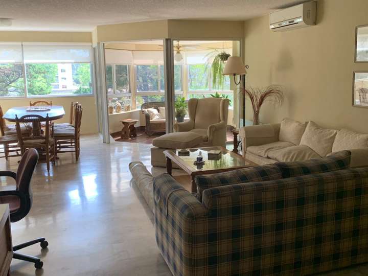 Apartamento en venta en Henry Dunant, Punta Del Este