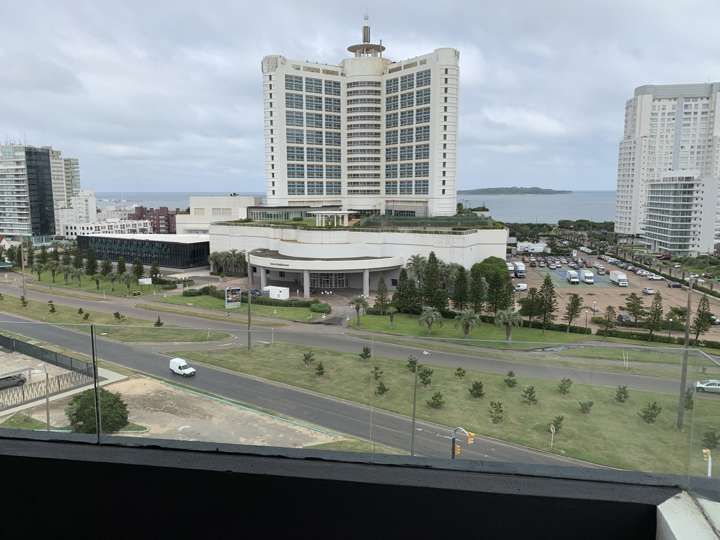 Apartamento en venta en Avenida Francia, Punta Del Este