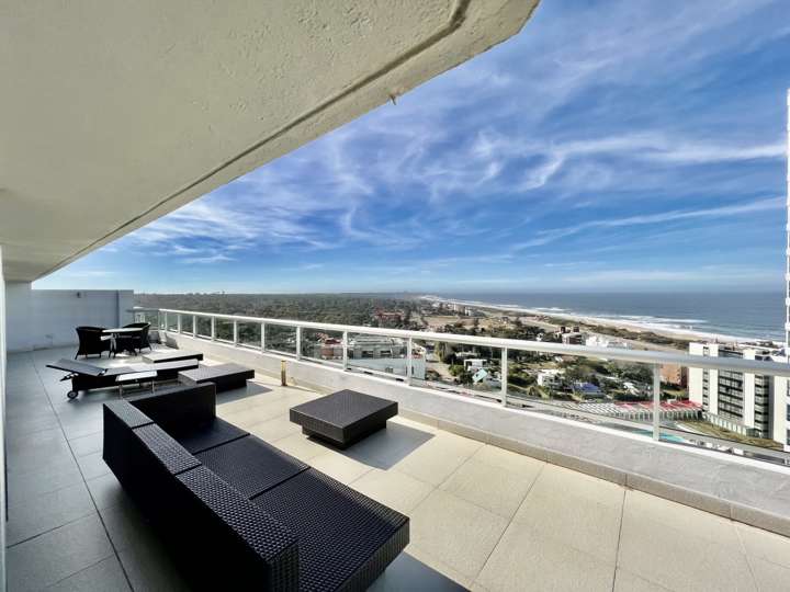 Apartamento en venta en Avenida del Mar, Punta Del Este