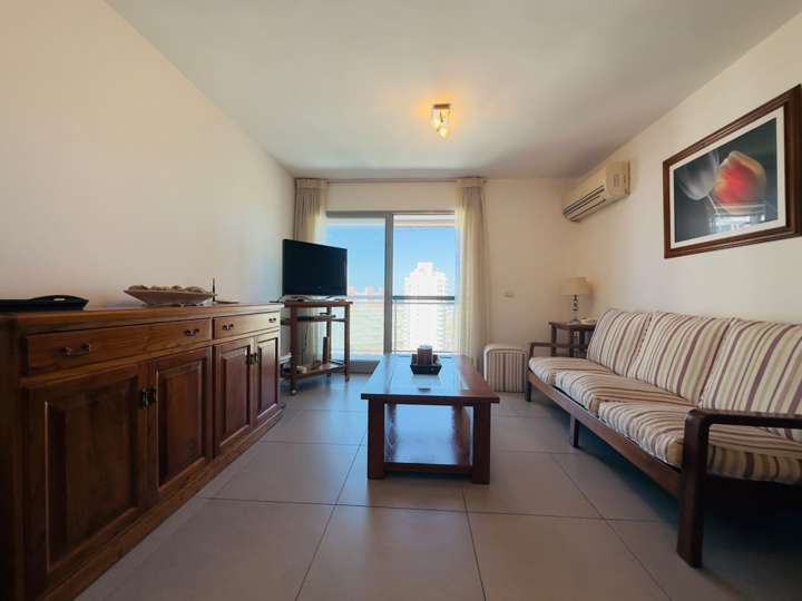 Apartamento en venta en Avenida Francisco Salazar, Punta Del Este