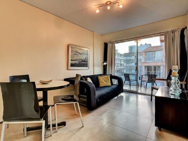 Apartamento en venta en Resalsero (Calle 26), Punta Del Este