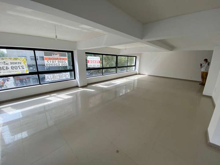 Comercial / Tienda en venta en Andes, Montevideo