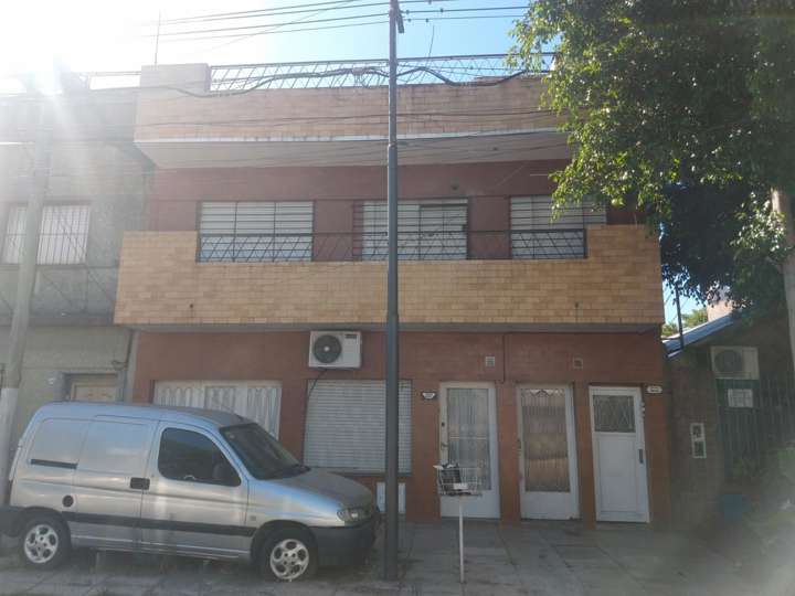 Edificio en venta en Brandsen, 2469, José Ingenieros