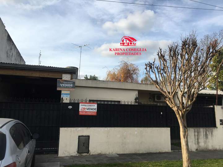 Casa en venta en Domingo Faustino Sarmiento, Buenos Aires