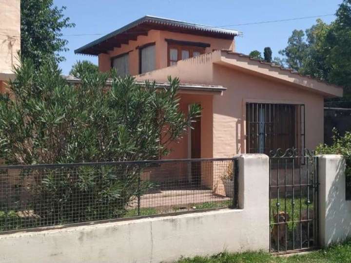 Casa en venta en Vélez Sarsfield, 1160, Villa Allende
