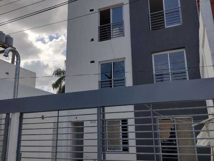 Departamento en venta en Avenida Presidente Perón, 1236, Villa Sarmiento