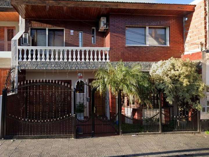 Casa en venta en República de Chile, 2663, Buenos Aires