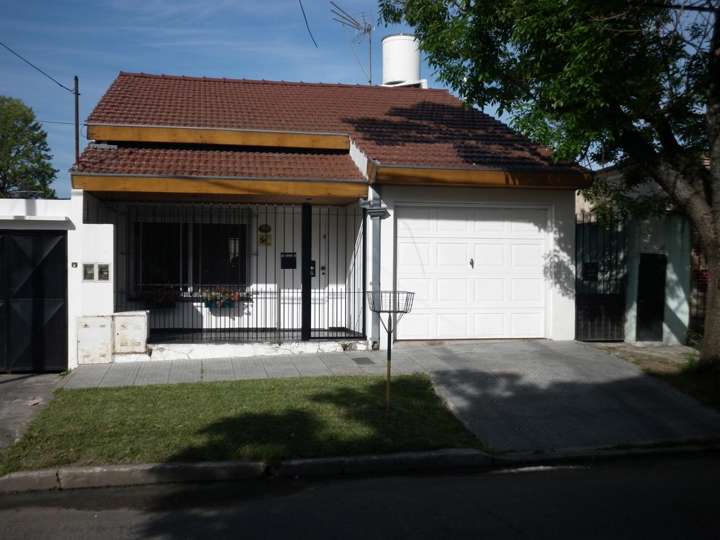 Edificio en venta en 83 - Bartolomé Mitre, 6020, Villa Ballester