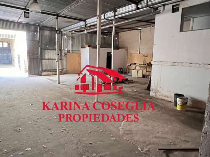 Comercial / Tienda en alquiler en Avenida Maestro Ferreyra, Buenos Aires