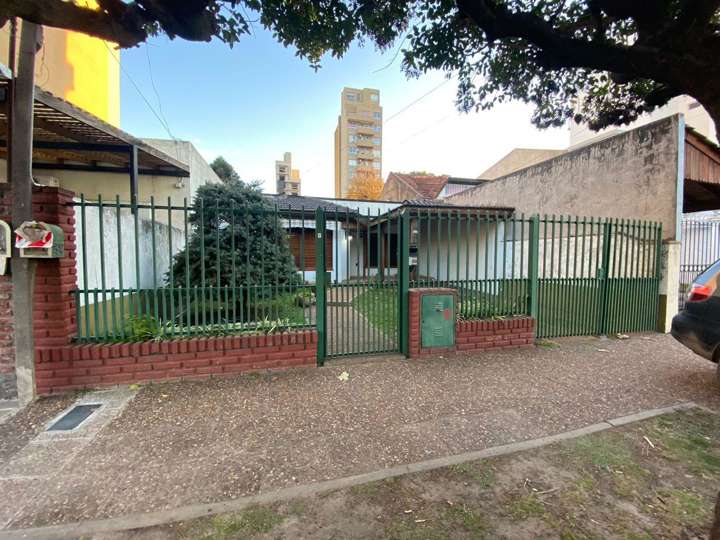 Casa en venta en Maestro Ángel D'Elía, 2027, Buenos Aires