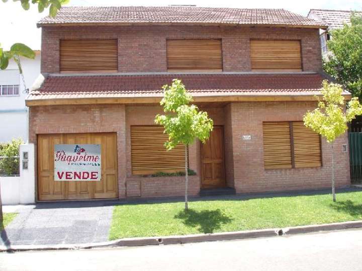 Casa en venta en Pizzurno, Hurlingham