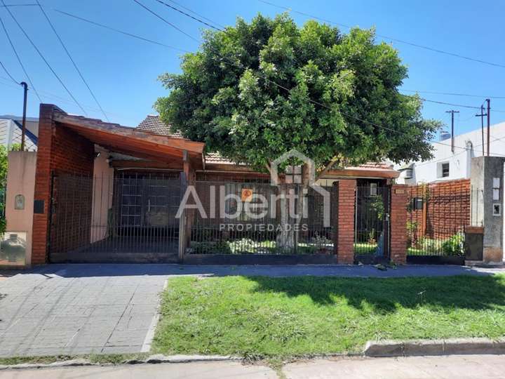 Casa en venta en 902 Saverio Laiacona, 902, Buenos Aires