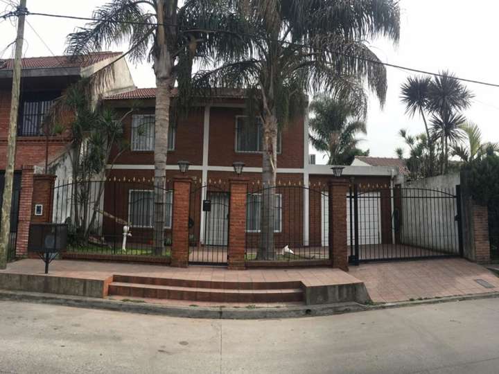 Casa en venta en Avenida Triunvirato, 4069, Ciudad Autónoma de Buenos Aires