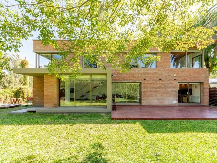 Casa en venta en Gobernador Vera, 2057, Funes