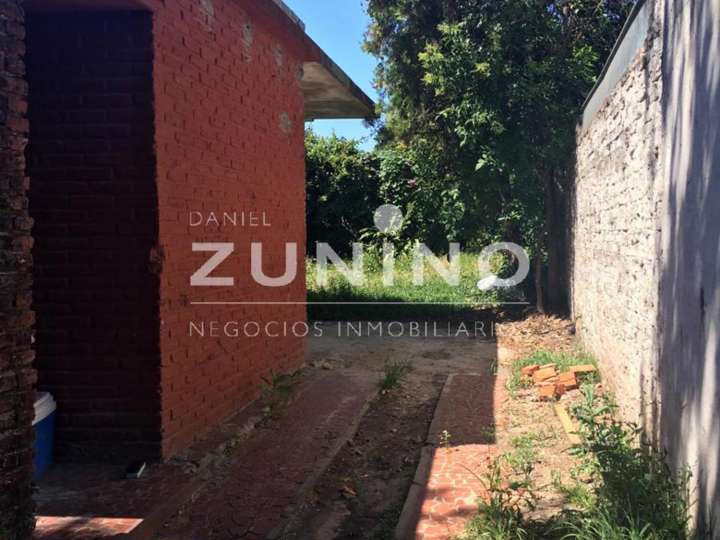 Casa en venta en Castelar, Buenos Aires