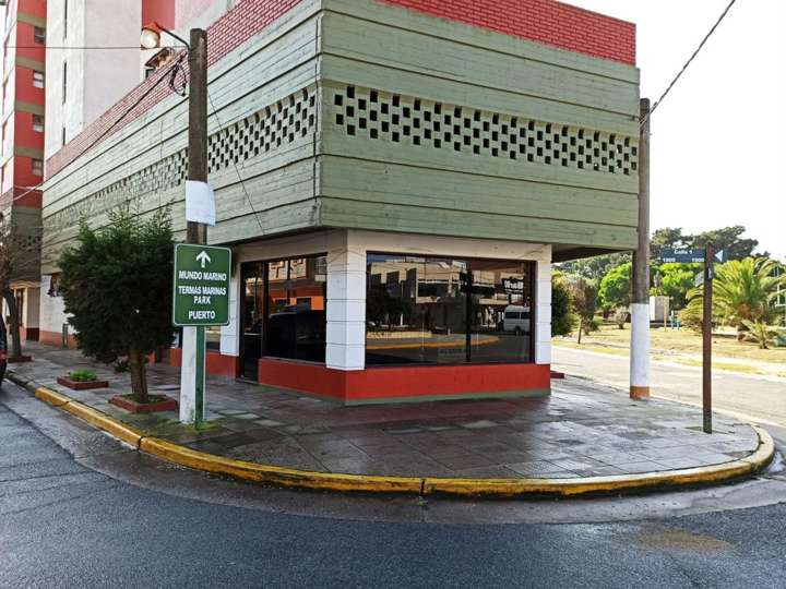 Comercial / Tienda en venta en Calle 69, 102, Buenos Aires