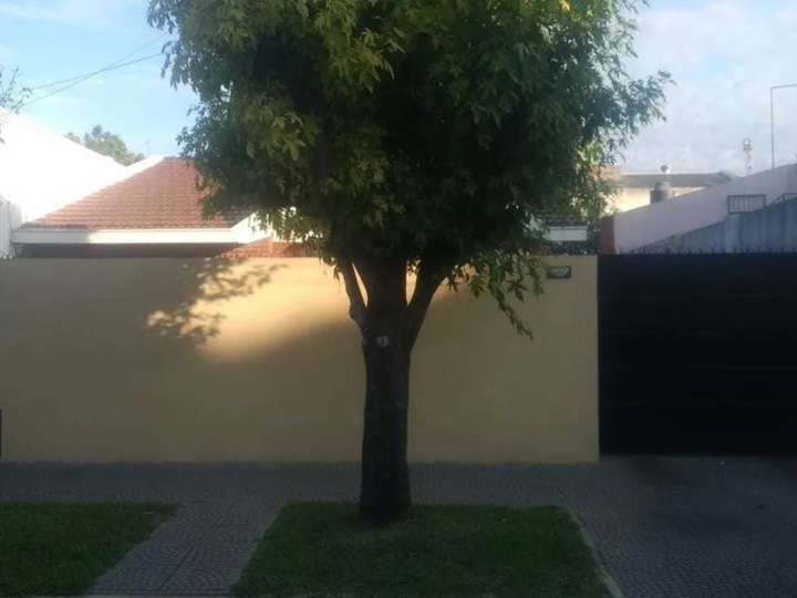 Casa en venta en 172 - Roldán, 2200, José León Suárez