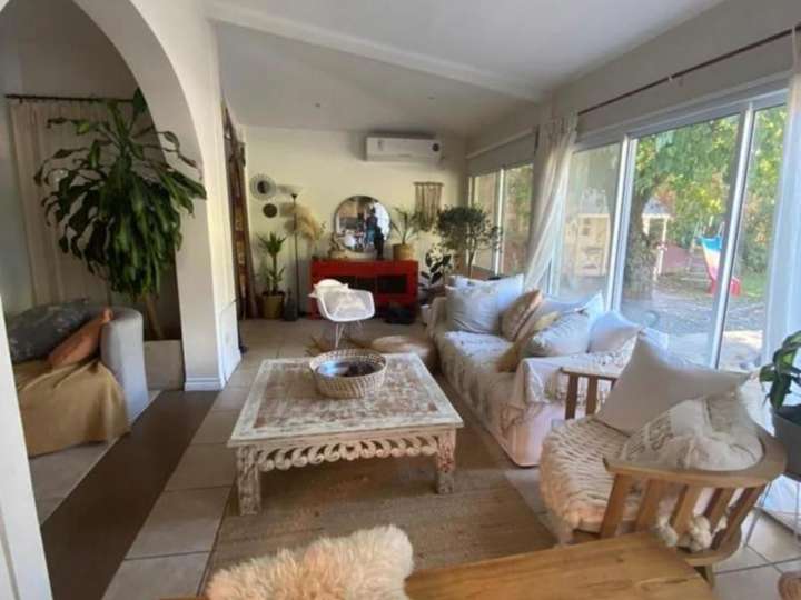 Casa en alquiler en Colectora Oeste, Belén de Escobar