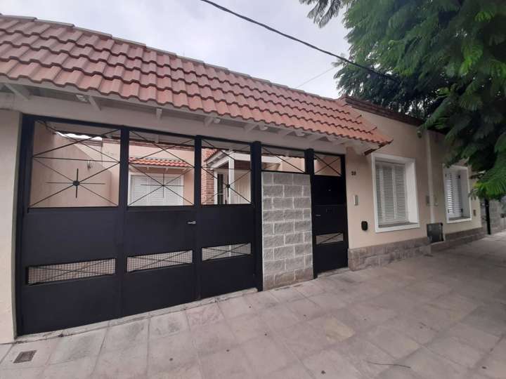 Casa en venta en Lamadrid, 88, Chivilcoy