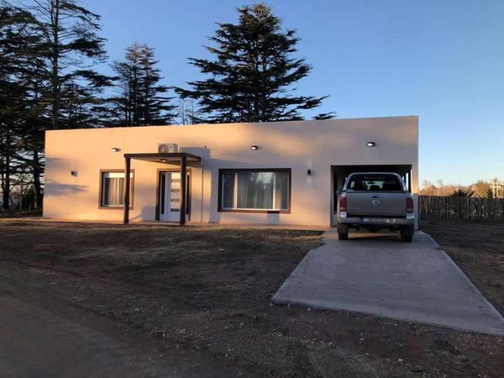 Casa en venta en Esteban Dufaur, Buenos Aires