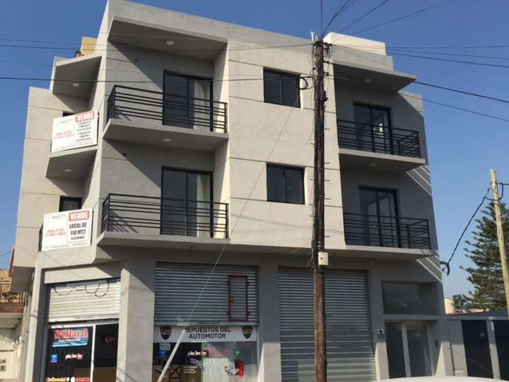 Comercial / Tienda en venta en Intendente Irigoin, 1001, Buenos Aires