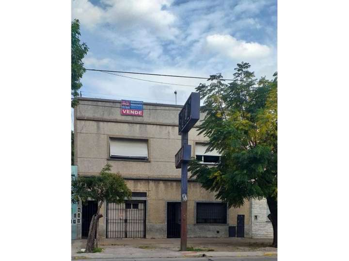 Edificio en venta en Avenida Eva Perón, 569, Lomas del Mirador