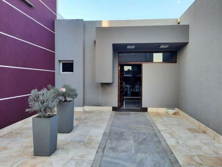 Casa en venta en Departamento Río Cuarto, Córdoba