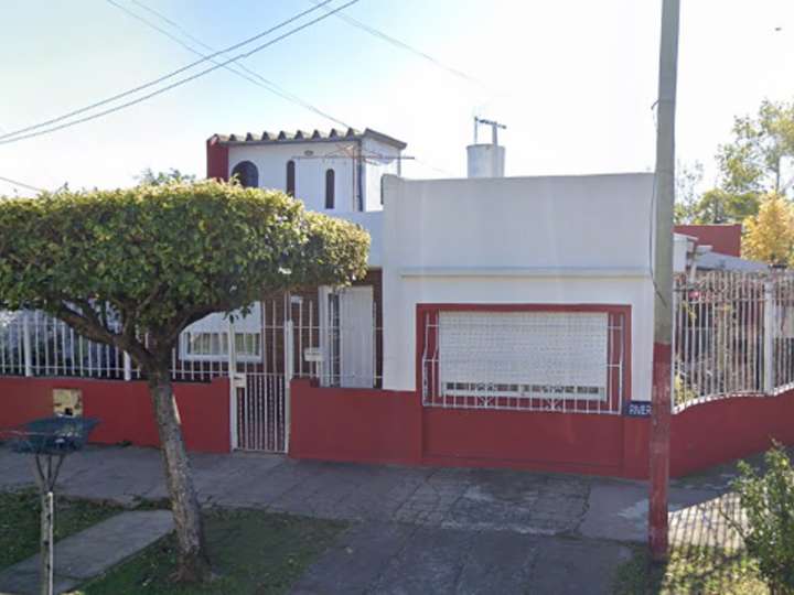 Casa en venta en Pedro Ignacio Rivera, 2007, Buenos Aires