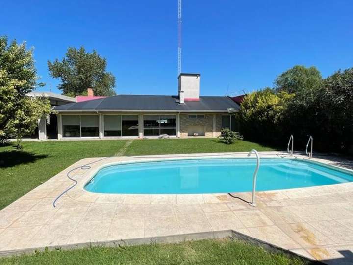 Casa en venta en Acoyte, Buenos Aires