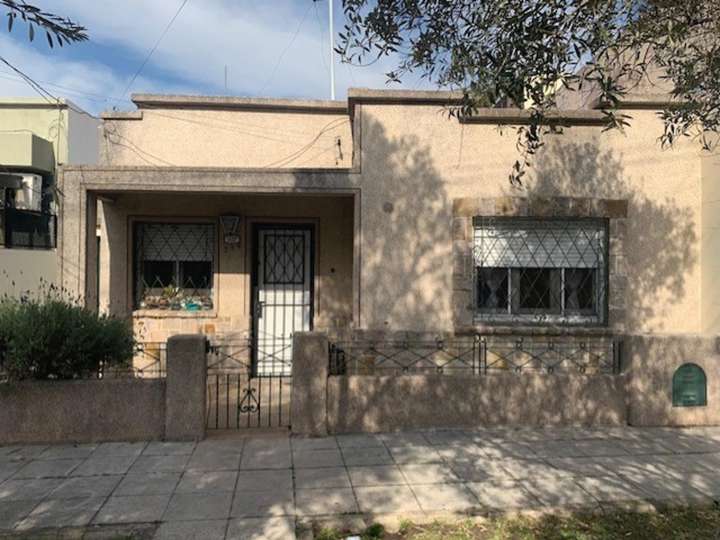 Casa en venta en Primero de Mayo, 1456, Buenos Aires