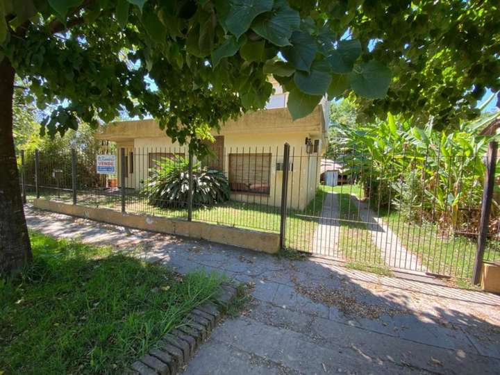 Casa en venta en General Conesa, Francisco Álvarez