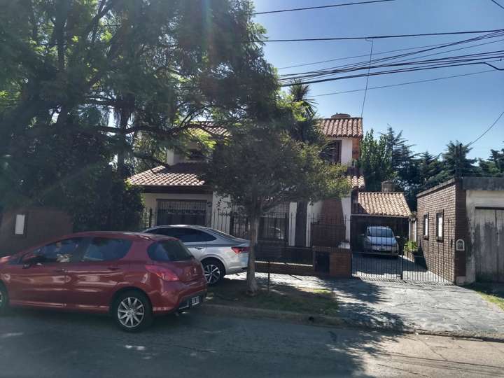 Casa en venta en Mariano Moreno, 1002, Buenos Aires