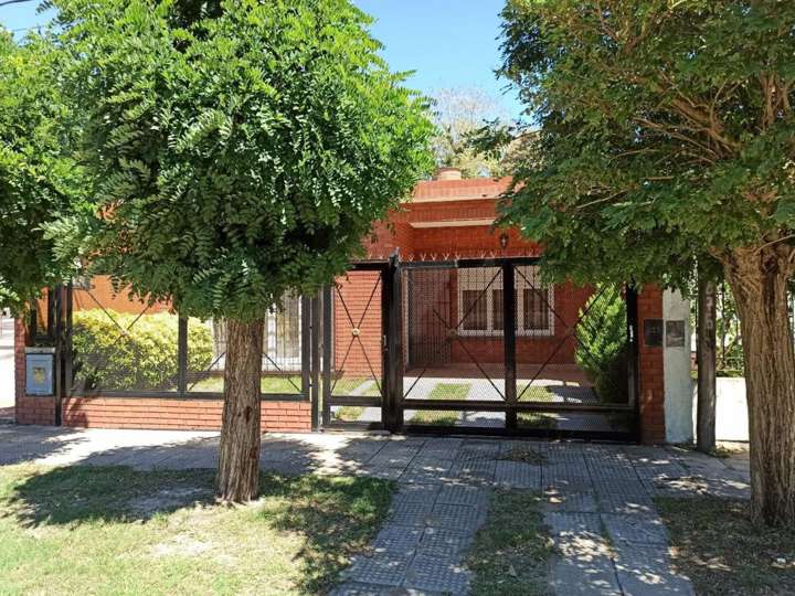 Casa en venta en Calle 43, 1676, Santa Teresita