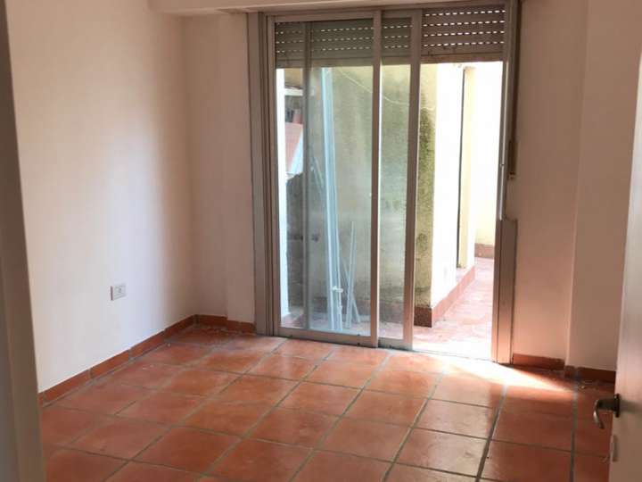 Departamento en venta en Avenida Argentina, Buenos Aires