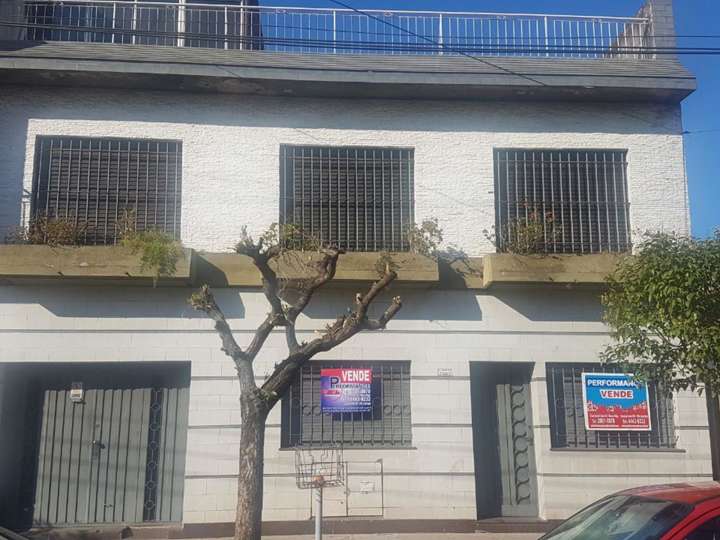 Casa en venta en Almirante Brown, 849, Buenos Aires