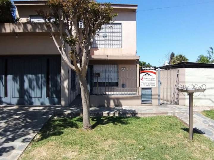 Casa en venta en Aristóbulo del Valle, 1645, Buenos Aires