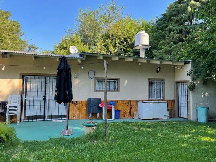 Casa adosada en venta en Paula Albarracín de Sarmiento, Cuartel V