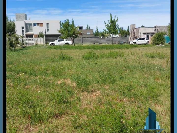 Terreno en venta en Avenida Gobernador Viterbori, General Roca