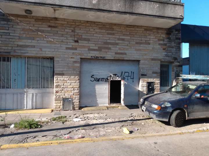 Comercial / Tienda en venta en Sarmiento, Buenos Aires