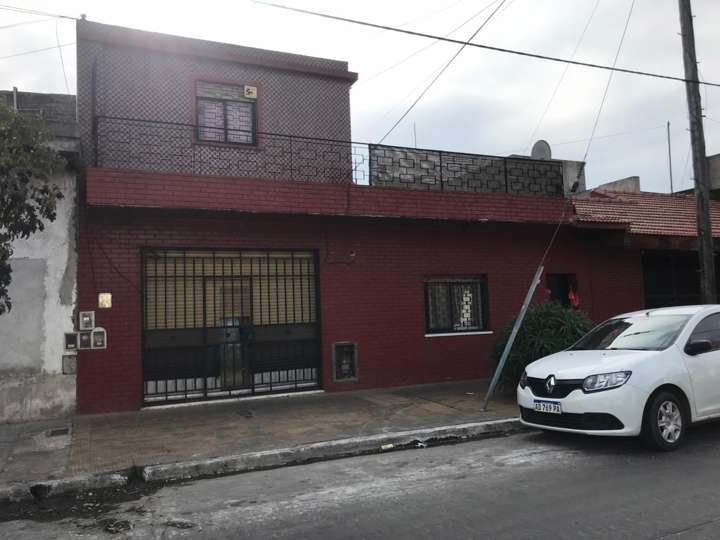 Casa en venta en 1502 Charlone, 1502, Buenos Aires