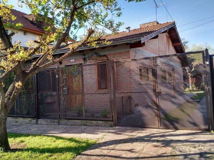 Casa en venta en Enrique Fermi, 1899, El Palomar