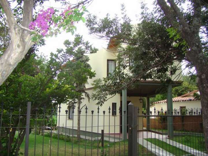 Casa en venta en Las Malvinas, 202, Villa Carlos Paz